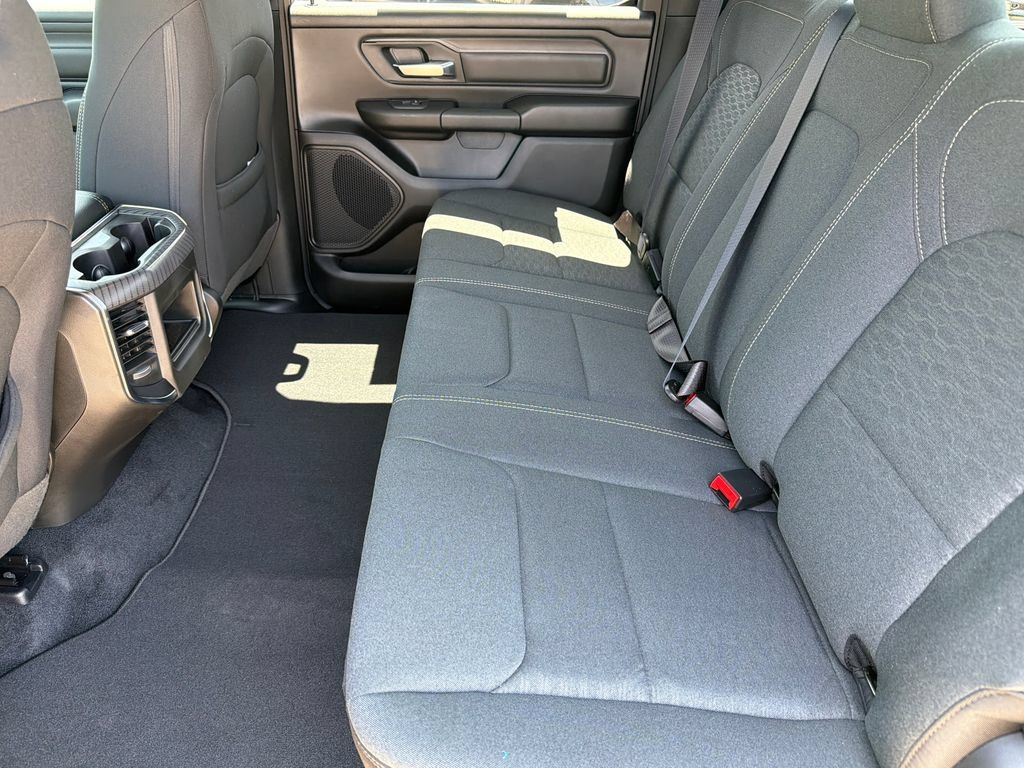 New 2026 RAM 1500 Express AWD/4WD image 16