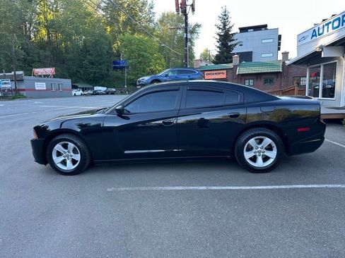Used 2014 Dodge Charger SE w/ Connectivity Group RWD image 8
