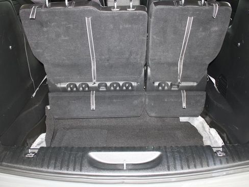 Used 2025 Chrysler Pacifica Select FWD image 19