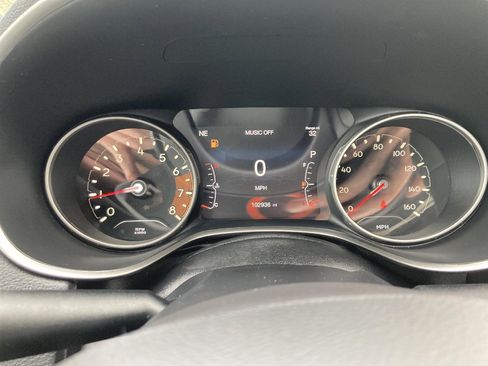 Used 2021 Jeep Compass Latitude image 16