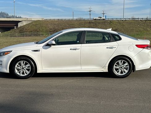 Used 2017 Kia Optima LX image 6
