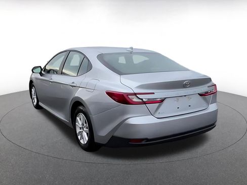 Used 2025 Toyota Camry LE image 11