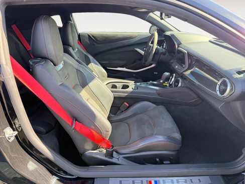 Used 2018 Chevrolet Camaro ZL1 image 19