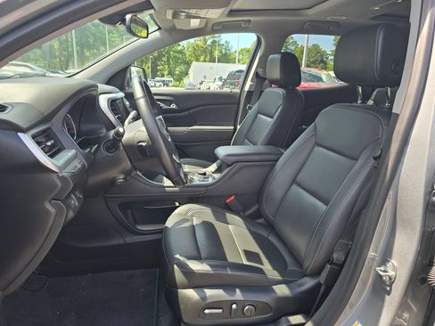 Used 2023 GMC Acadia SLT w/ Preferred Package AWD/4WD image 25