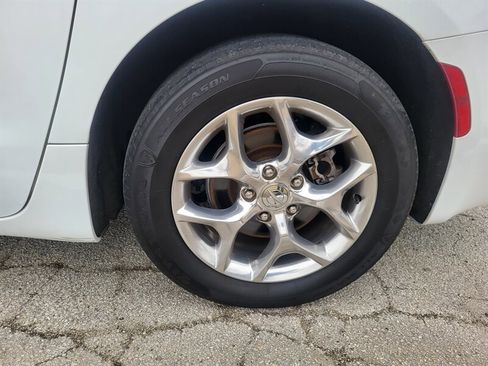 Used 2020 Chrysler Pacifica Limited image 28