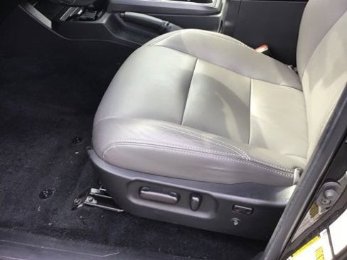 Used 2023 Toyota Tacoma TRD Off-Road image 6