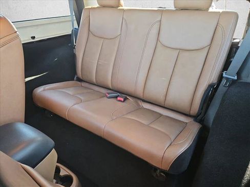 Used 2018 Jeep Wrangler Sahara w/ Connectivity Group AWD/4WD image 20