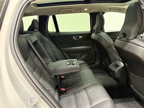 Used 2025 Volvo V60 B5 Cross Country Plus image 44