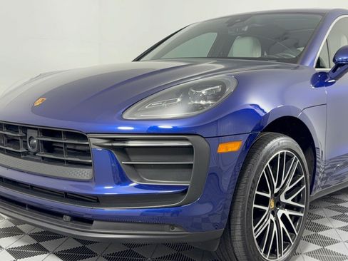 Certified 2024 Porsche Macan AWD/4WD image 12