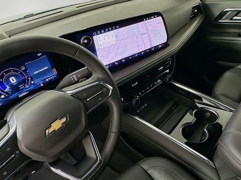 Used 2025 Chevrolet Tahoe LT image 17