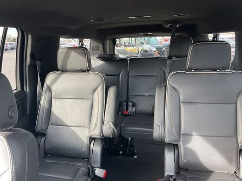 Used 2023 Chevrolet Suburban Premier AWD/4WD image 29
