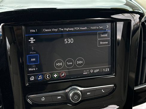 Used 2022 Chevrolet Traverse LS FWD image 26