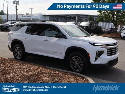 Used 2025 Chevrolet Traverse LT
