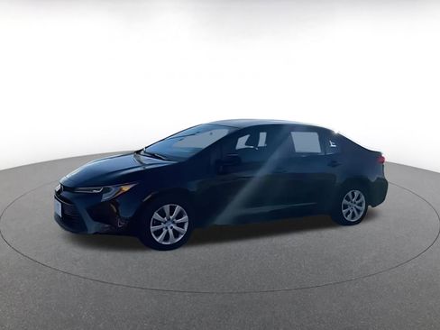 Used 2025 Toyota Corolla LE image 8
