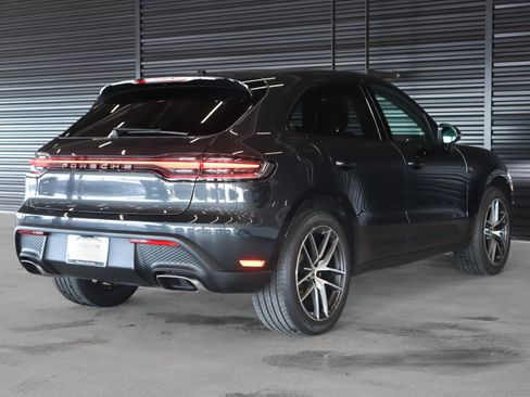 Certified 2025 Porsche Macan image 10