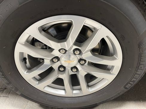 Used 2024 Chevrolet Tahoe LS RWD image 43