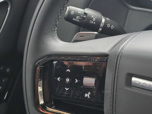 New 2024 Land Rover Range Rover Velar Dynamic SE image 25