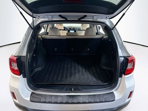 Used 2017 Subaru Outback 2.5i Limited AWD/4WD image 28