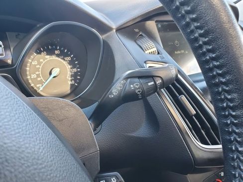 Used 2018 Ford Focus SEL w/ Cold Weather Package image 14