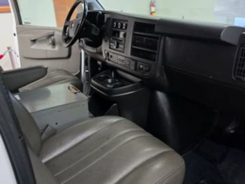 Used 2020 Chevrolet Express 3500 Extended w/ Driver Convenience Package RWD image 11