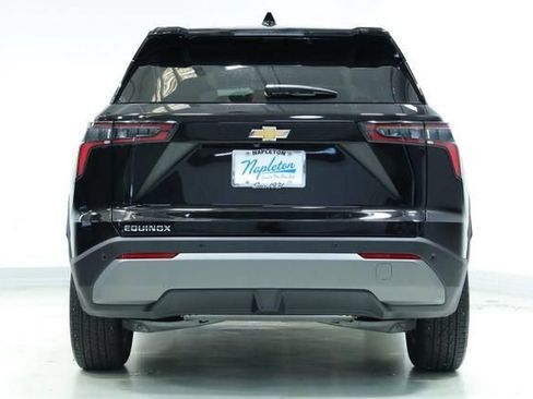 Used 2026 Chevrolet Equinox LT FWD image 7