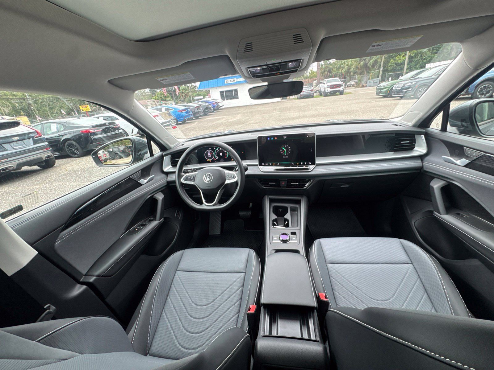 Used 2026 Volkswagen Tiguan SE AWD/4WD image 18