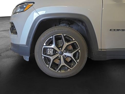 Used 2025 Jeep Compass Limited AWD/4WD image 12