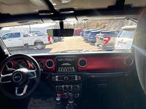 Used 2023 Jeep Wrangler Unlimited Rubicon w/ Cold Weather Group image 26