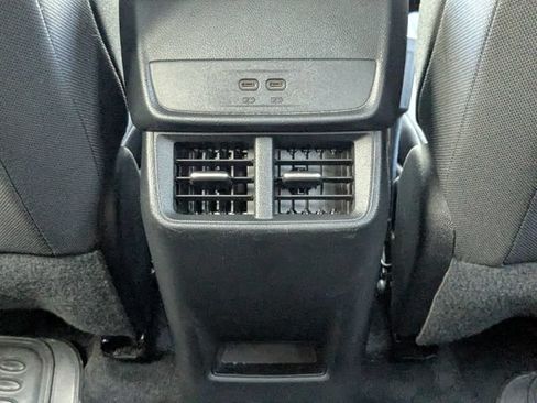 Used 2025 Chevrolet Equinox LT AWD/4WD image 17