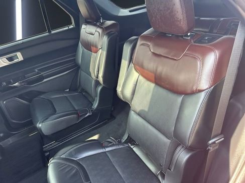 Used 2023 Ford Explorer Platinum w/ Technology Package image 13