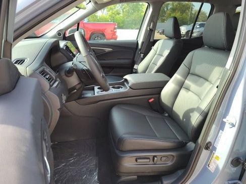 Used 2025 Honda Ridgeline RTL image 8