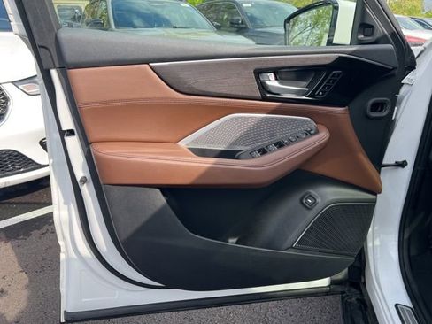 Used 2022 Acura MDX SH-AWD w/ Advance Package image 4