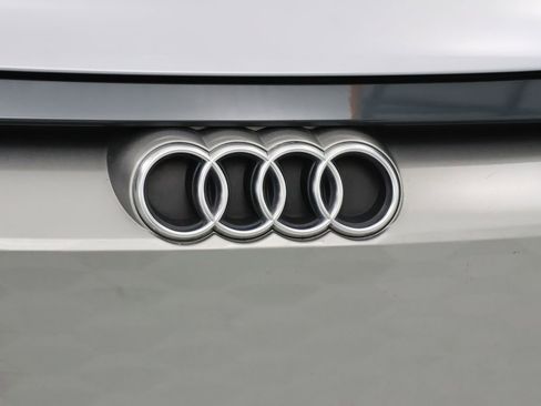 Used 2022 Audi e-tron GT Prestige w/ Prestige Package AWD/4WD image 9