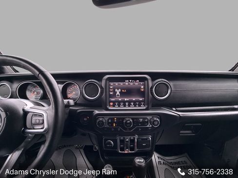 Used 2019 Jeep Wrangler Unlimited Sahara w/ Uconnect 4C Nav & Sound Group image 13