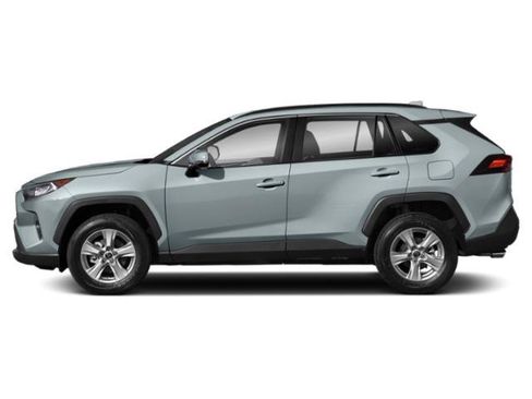 Used 2021 Toyota RAV4 XLE AWD/4WD image 3