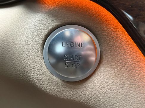 Used 2014 Mercedes-Benz GL 450 4MATIC image 28