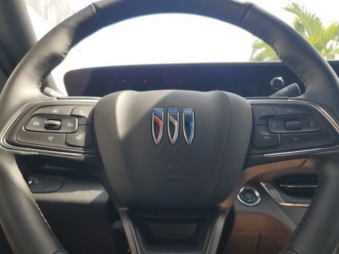 Used 2025 Buick Envista Sport Touring w/ Convenience I Package FWD image 23