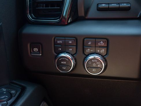 Used 2025 GMC Sierra 1500 AT4X w/ AT4X AEV Edition AWD/4WD image 26