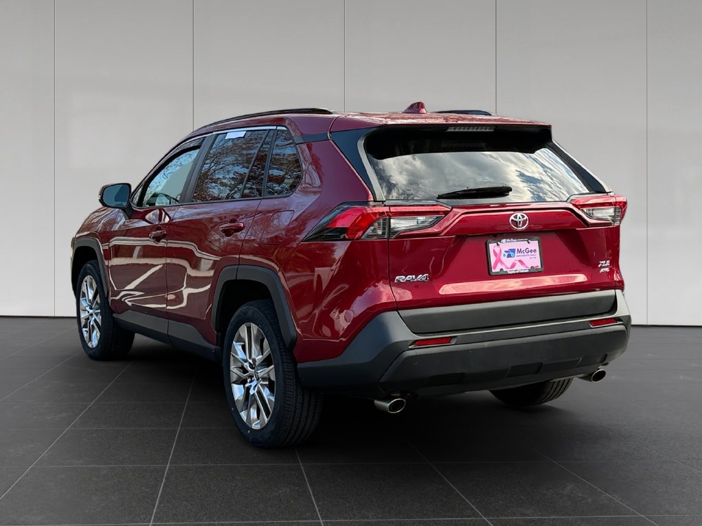 Used 2021 Toyota RAV4 XLE Premium AWD/4WD image 3