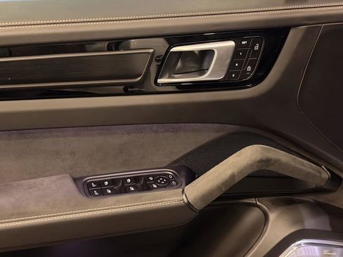 Certified 2022 Porsche Cayenne Turbo GT AWD/4WD image 13