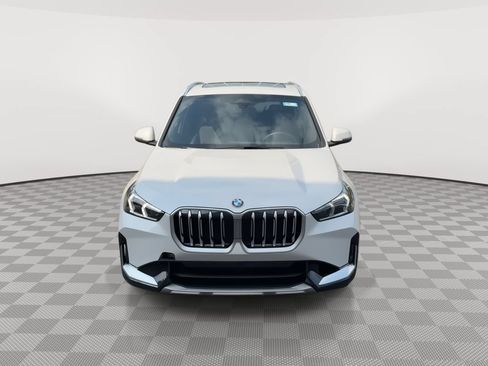 Used 2025 BMW X1 xDrive28i AWD/4WD image 3