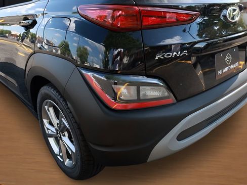 Used 2022 Hyundai Kona SEL w/ Cargo Package FWD image 8
