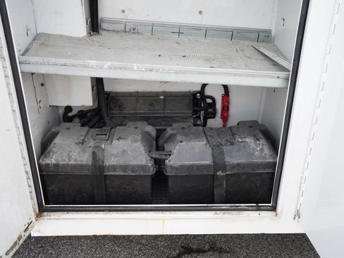 Used 2018 Ford E-450 and Econoline 450 Super Duty RWD image 22