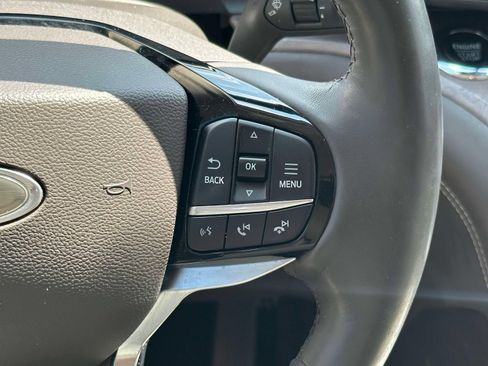 Used 2023 Ford Explorer Platinum w/ Technology Package AWD/4WD image 23