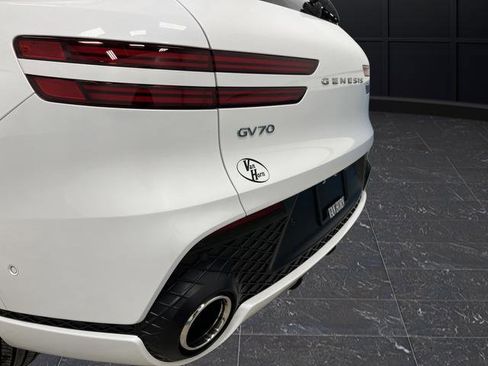 Used 2025 Genesis GV70 2.5T w/ Sport Prestige Package image 35