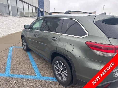 Used 2017 Toyota Highlander XLE w/ Protection Package #3 image 8