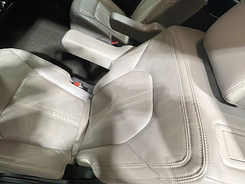 Used 2019 Ford Expedition Limited w/ Equipment Group 301A image 16