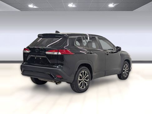 Used 2023 Toyota Corolla Cross S image 7