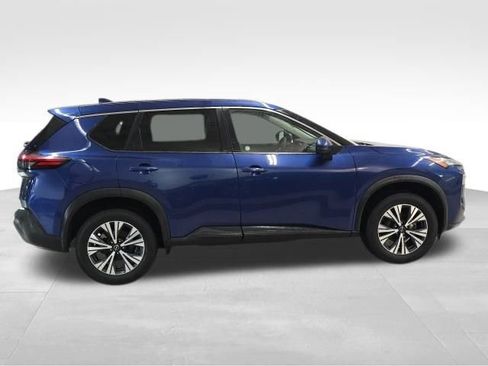Used 2022 Nissan Rogue SV image 9