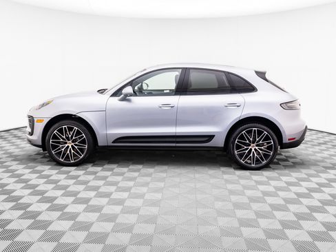 Certified 2026 Porsche Macan AWD/4WD image 2